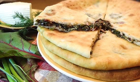 Пирог с зеленым луком,укропом и осетинским сыром